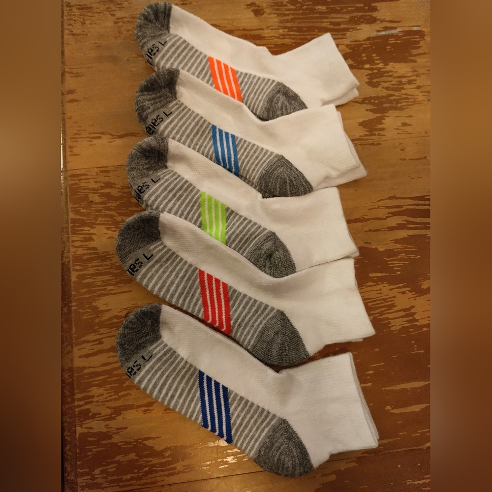 Hanes boy's ankle socks large